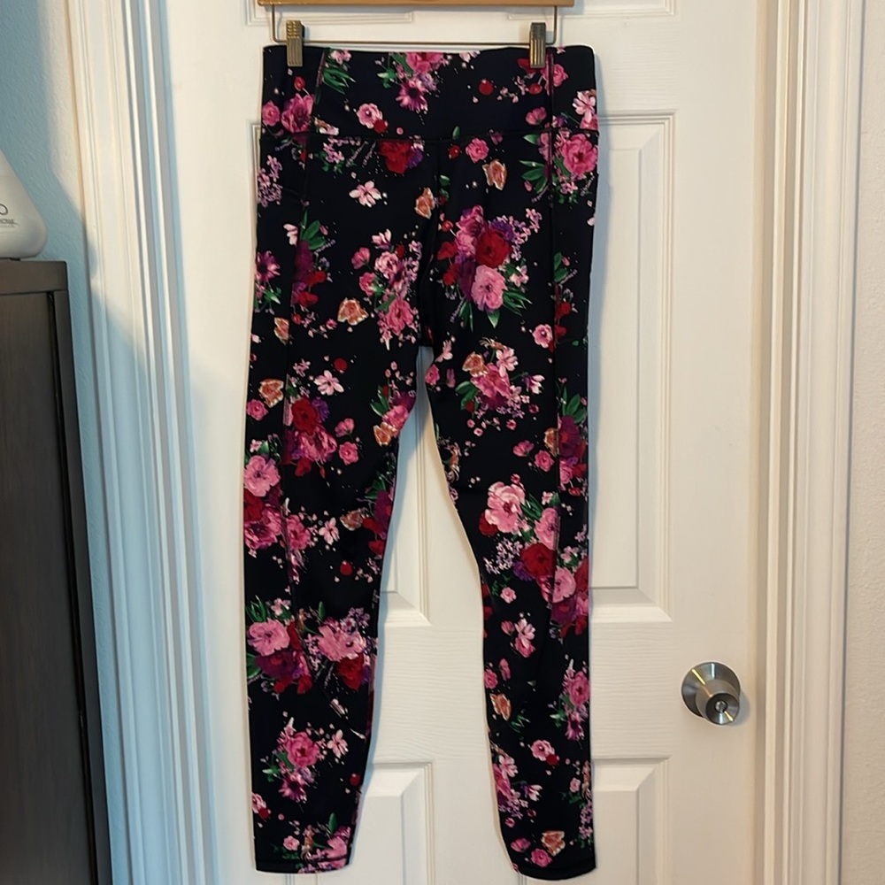 Victorias Secret LONG Flow Leggings - Picture 6 of 7